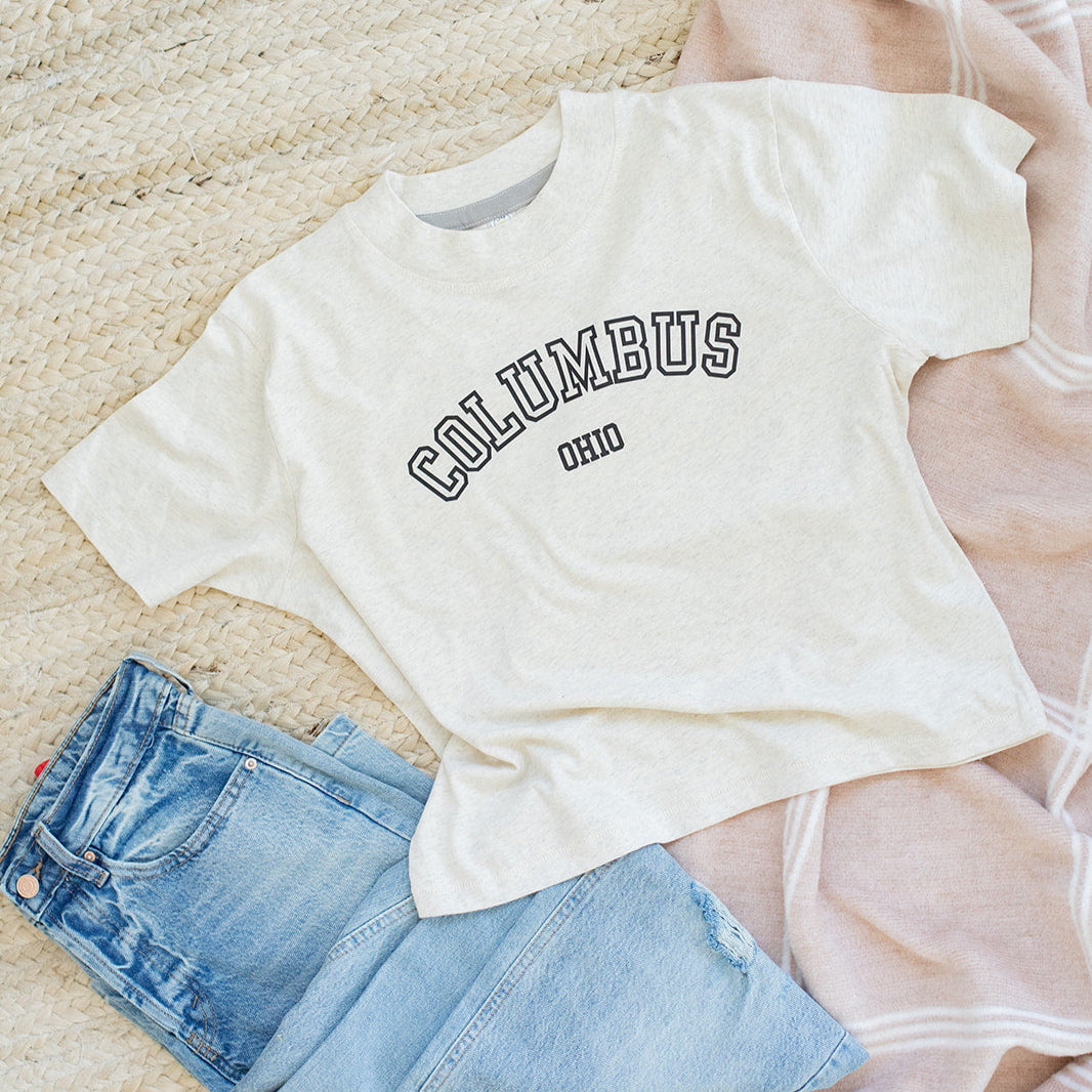 COLUMBUS BLOCK OUTLINE CROP T-SHIRT