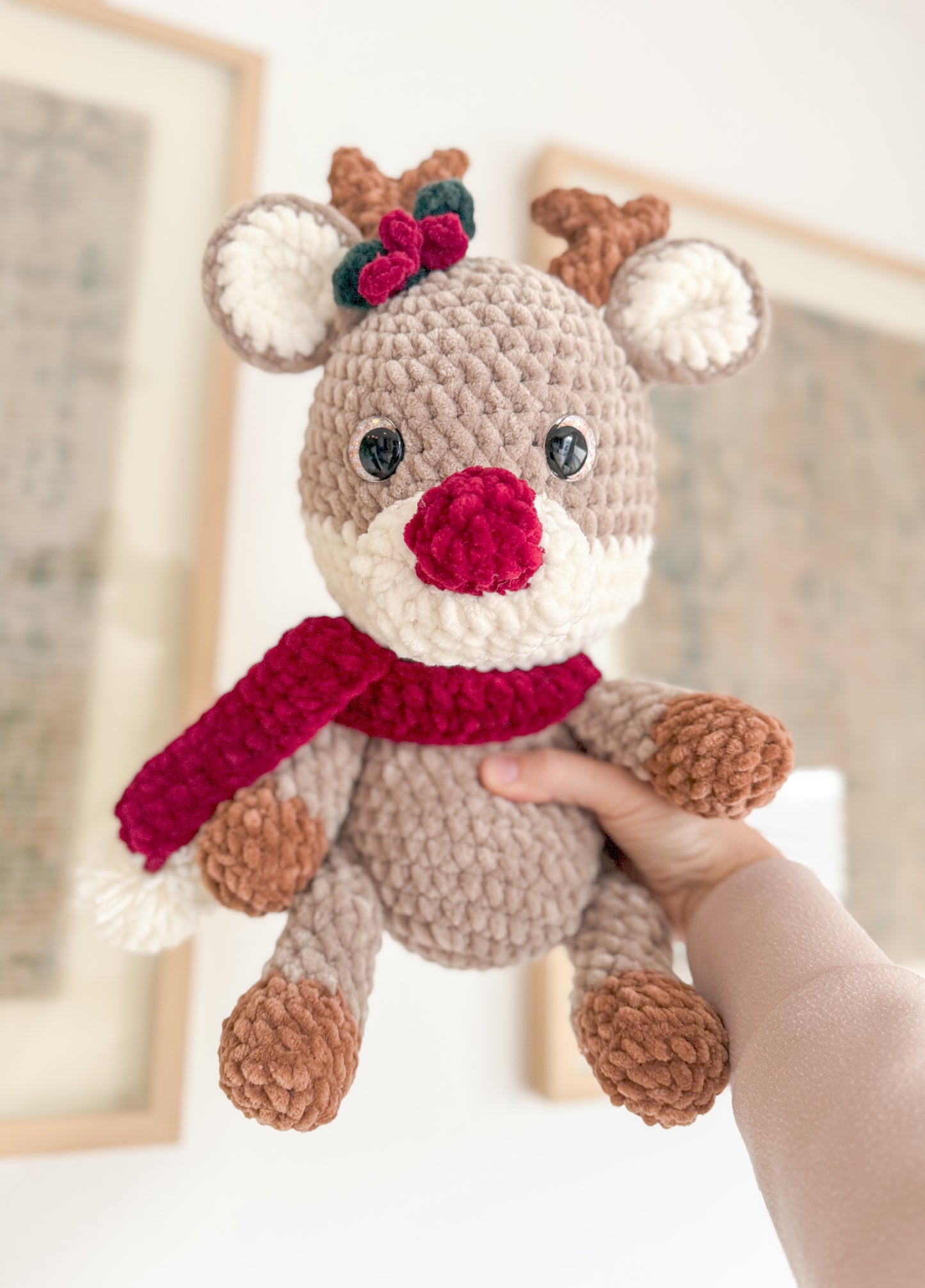 REINDEER PLUSHIE