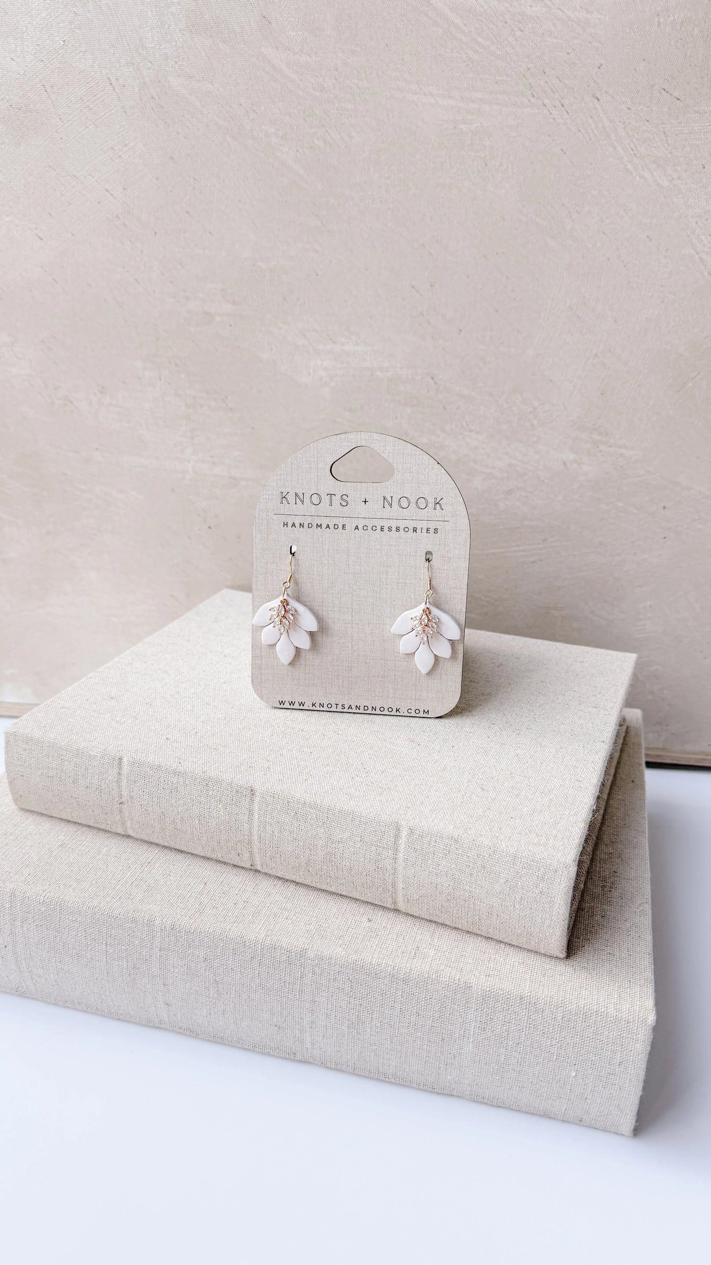 LEAF EARRING WITH CHARM knotsandnook