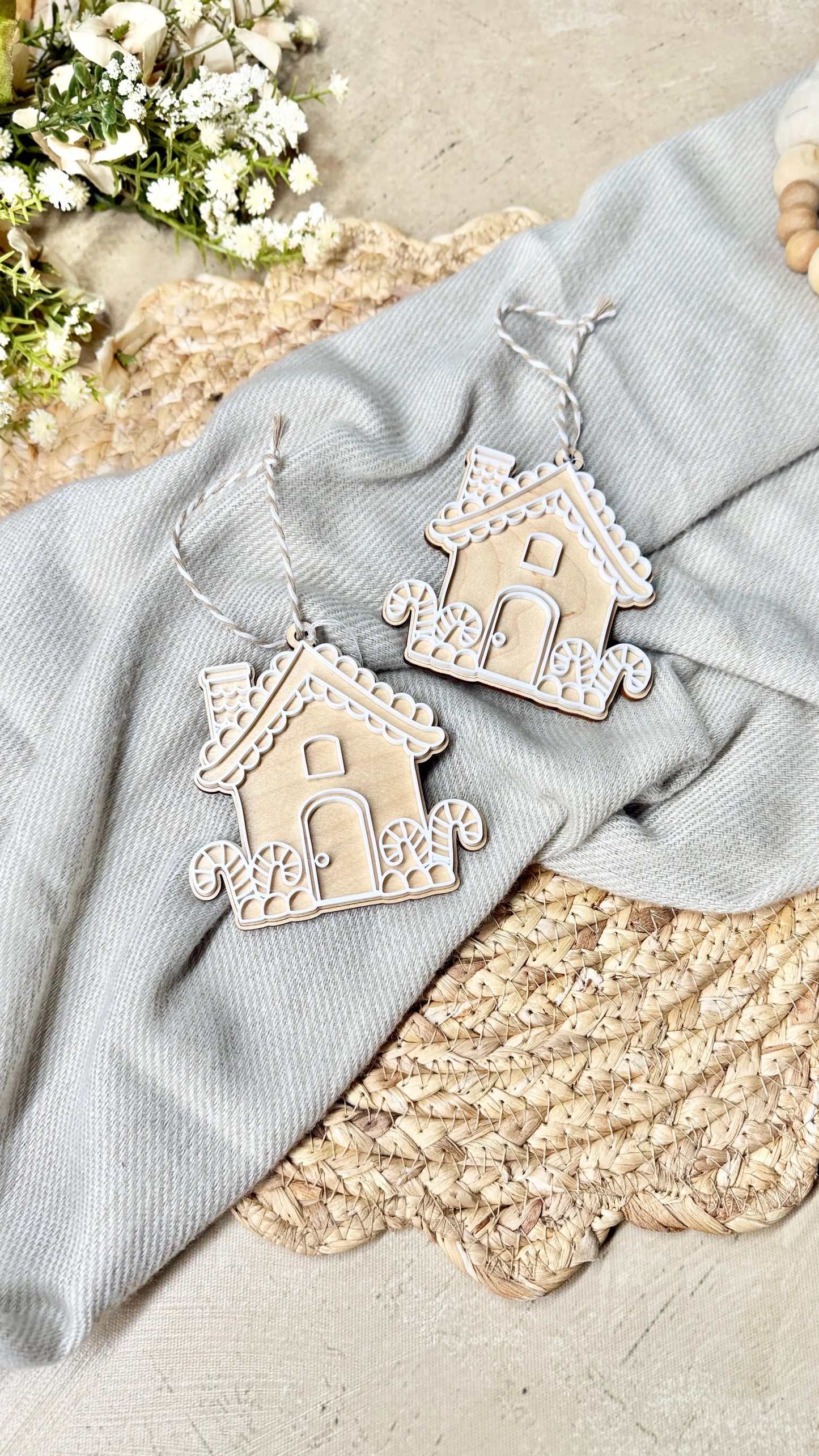 GINGERBREAD HOUSE ORNAMENT knotsandnook