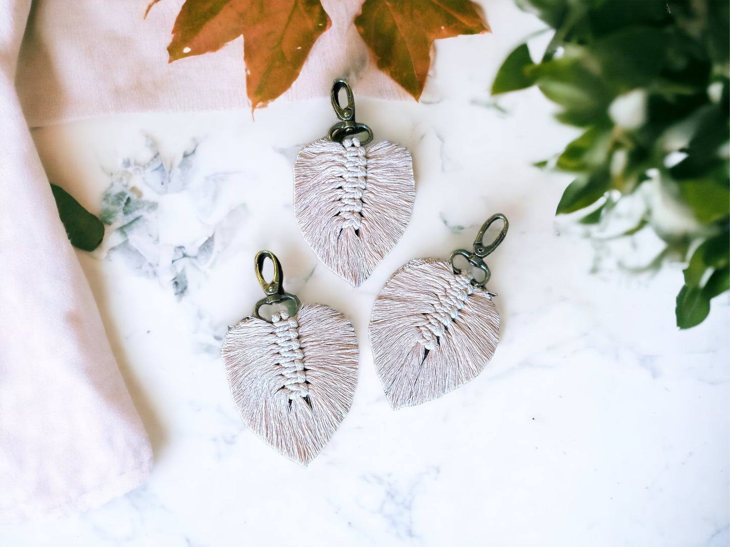 MACRAME FEATHER KEYCHAIN