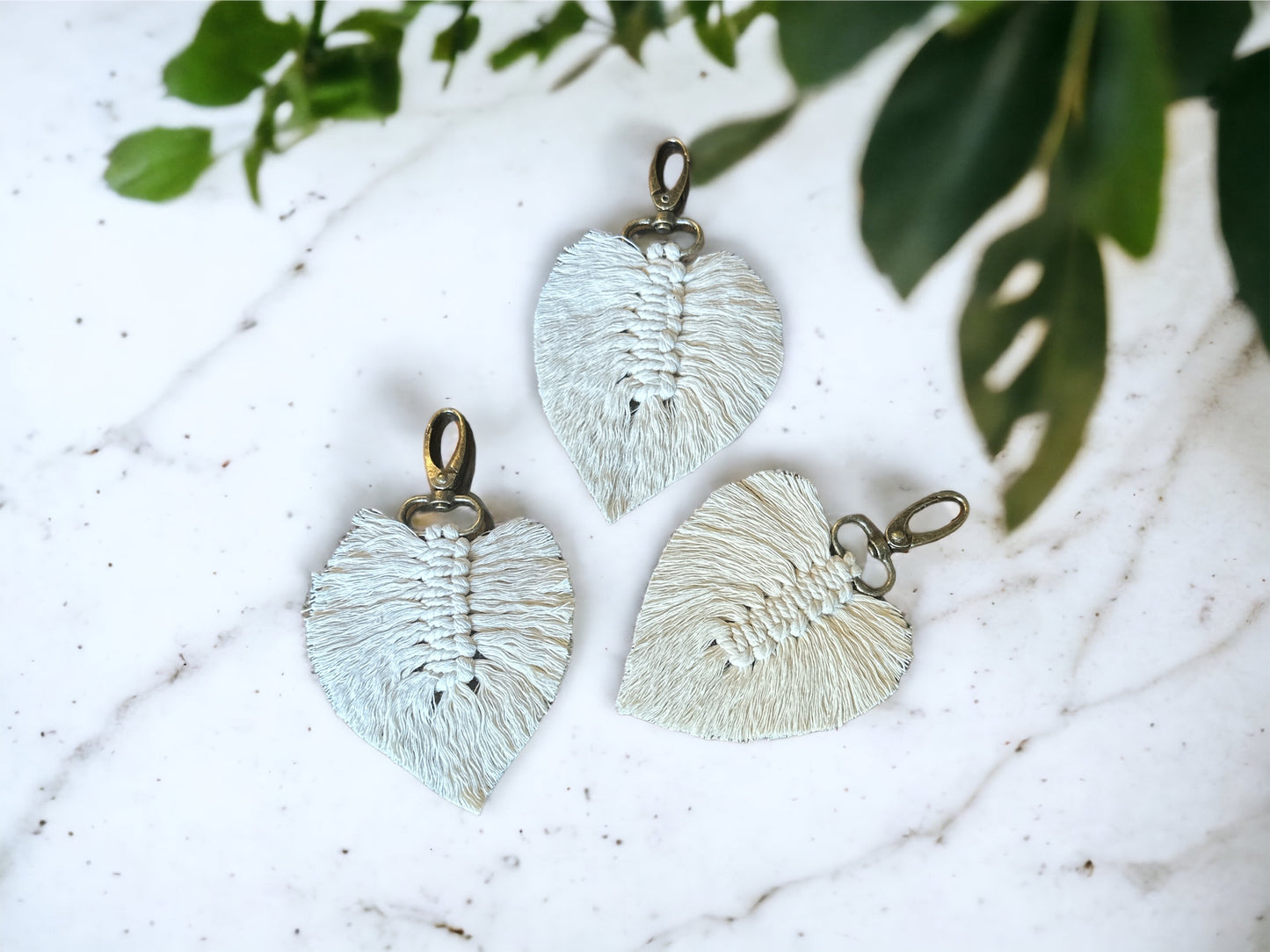 MACRAME FEATHER KEYCHAIN