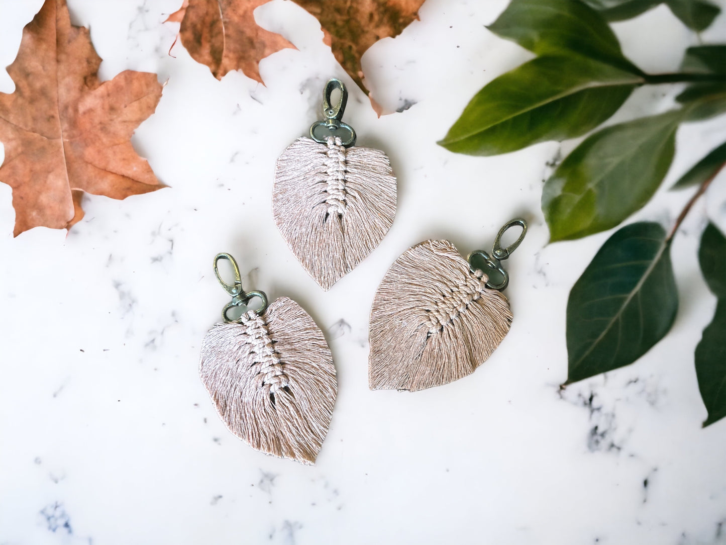MACRAME FEATHER KEYCHAIN