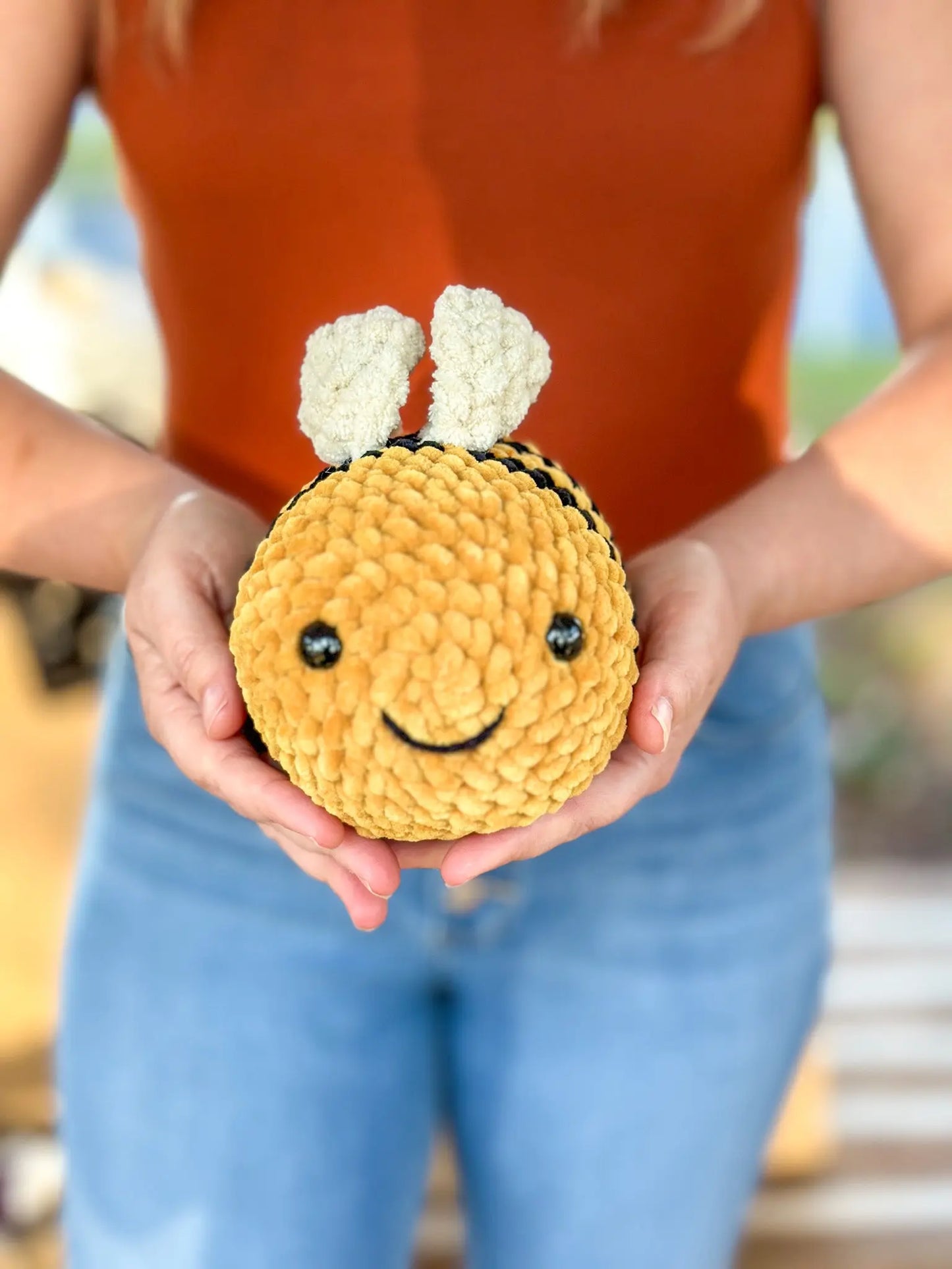 BUMBLE BEE PLUSHIE knotsandnook