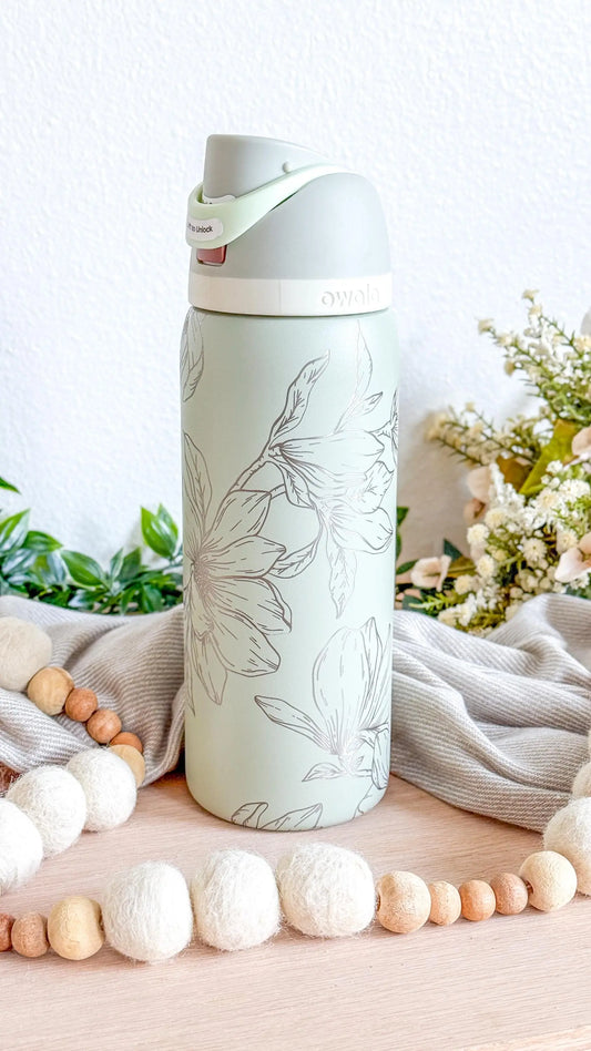 Magnolia Flower Engraved 32oz Tumbler | Owala FreeSip Water Bottle | Insulated Custom Engraved |Travel Mug | Gifts for Her | Valentine's Day