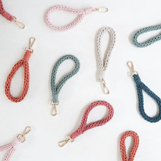 CROCHET WRISTLET KEYCHAIN