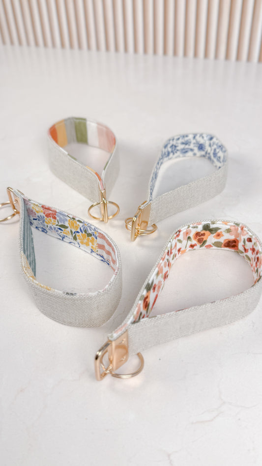 CANVAS WRISTLET KEYCHAIN