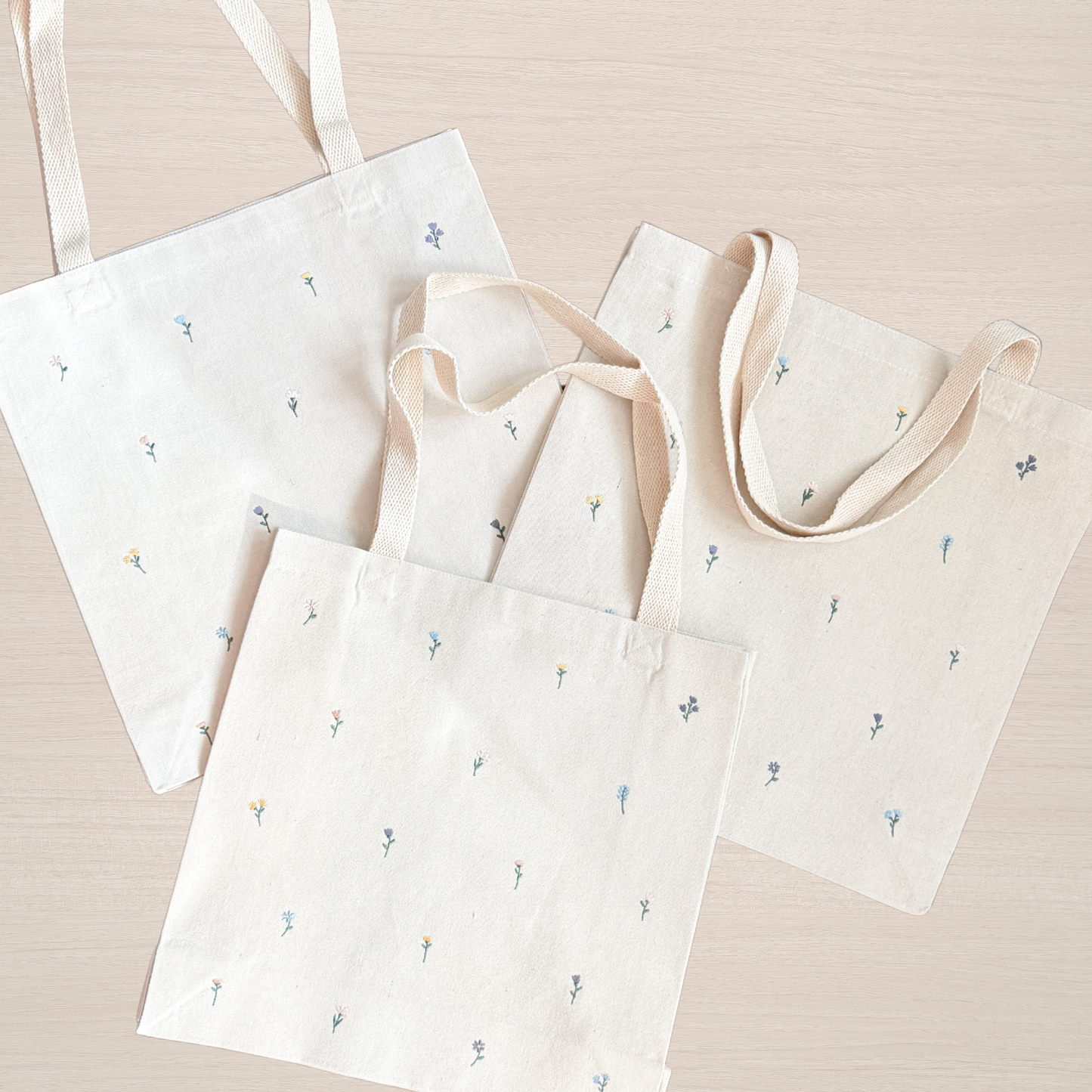 FLORAL EMBROIDERED CANVAS TOTE